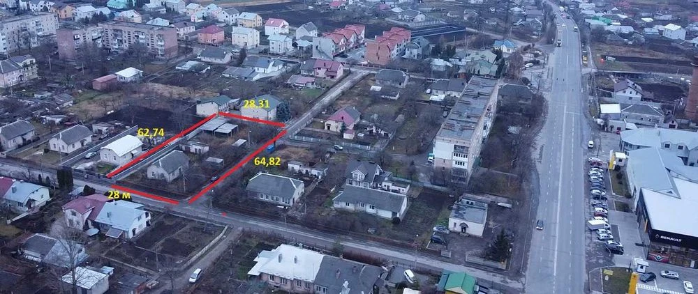 Обжитий будинок на кутовій ділянці 10,5 соток у ТОП-локації!