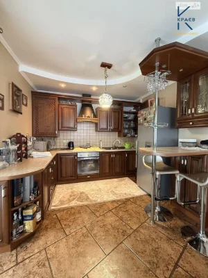 Продаж шикарного будинку 300 м2 р-н Автовокзалу