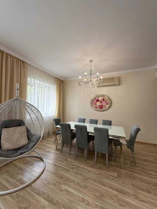Продаж преміального окремостоячого будинку 423,7 м2 у прести