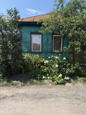 Продам 1/2 частину будинку по вулиці Ґельсінської спілки(Лом