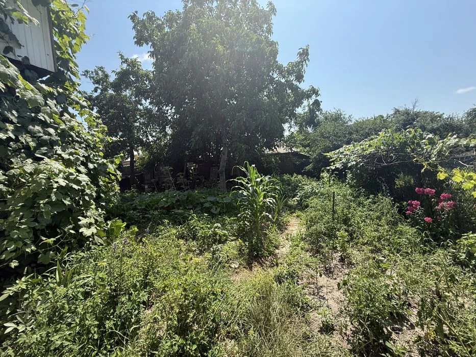 Продам 1/2 частину будинку по вулиці Ґельсінської спілки(Лом