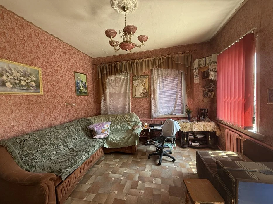 Продам 1/2 частину будинку по вулиці Ґельсінської спілки(Лом