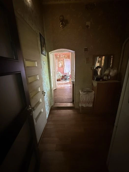 Продам 1/2 частину будинку по вулиці Ґельсінської спілки(Лом
