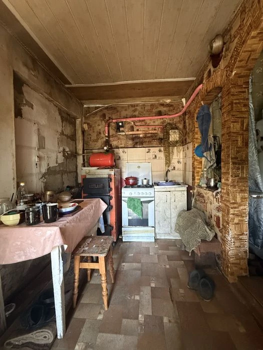 Продам 1/2 частину будинку по вулиці Ґельсінської спілки(Лом