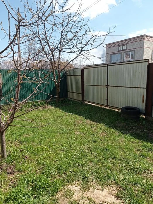 Новобудова в передмісті Чернігова. Трисвятська Слобода.