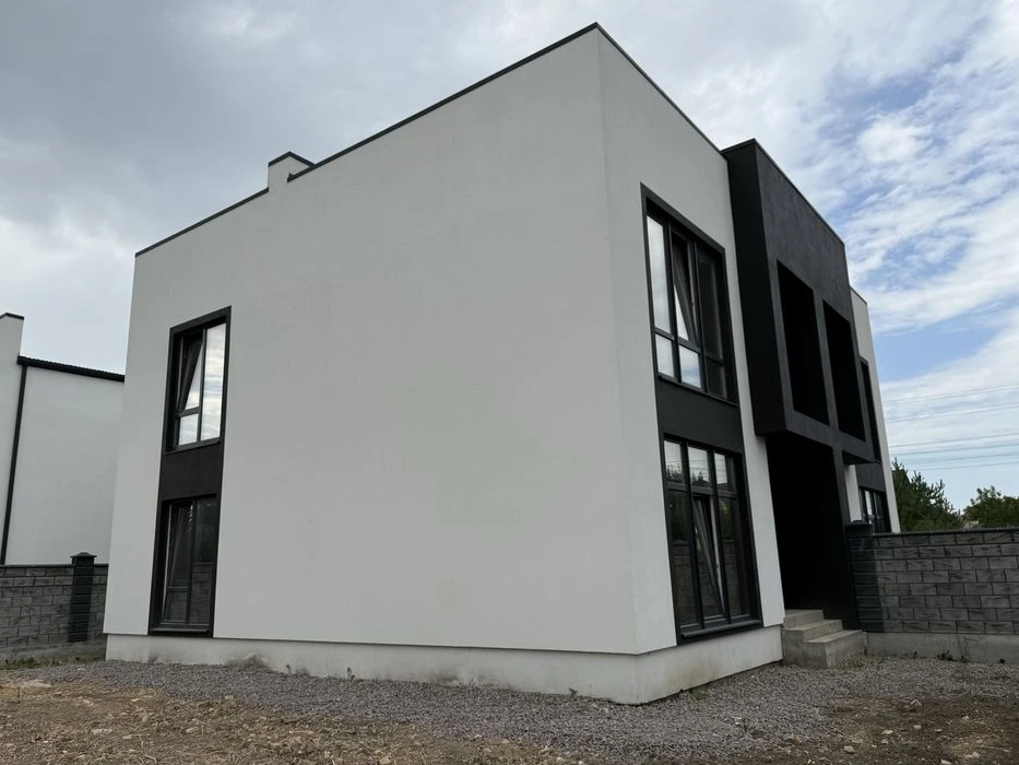 Теоміново продам готовмй котедж р-н Нового Двору,вул,Серпанк