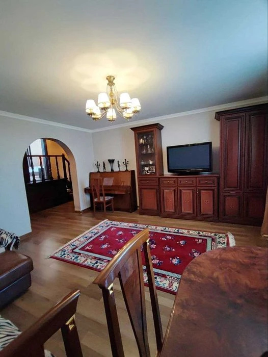 Продам цегляний якісний будинок 129 м2 по  вул.Татарська
