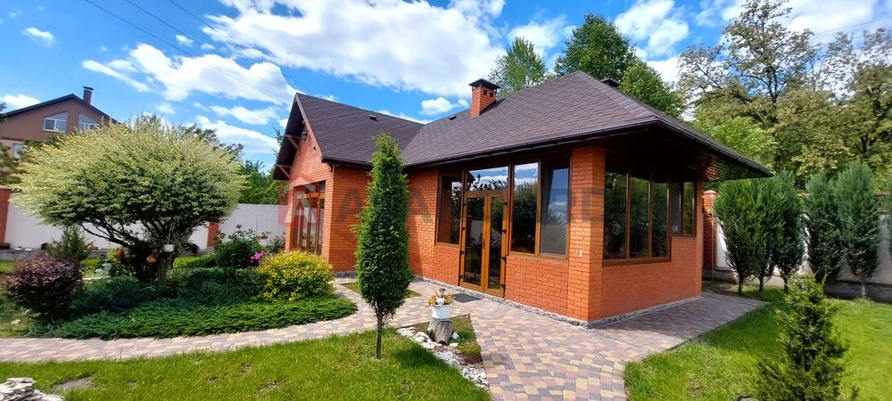 Продам дом с ремонтом левый берег 220000$