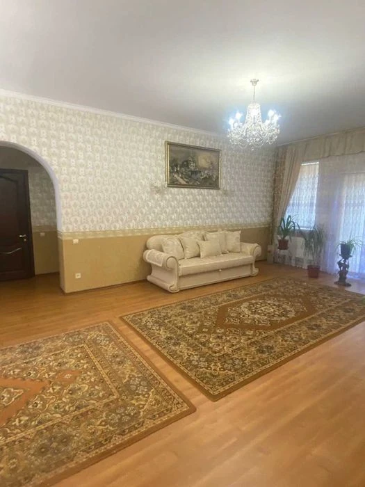 Продам дом  на 10 сотках в ж/м Черноморка в Царском селе  ул