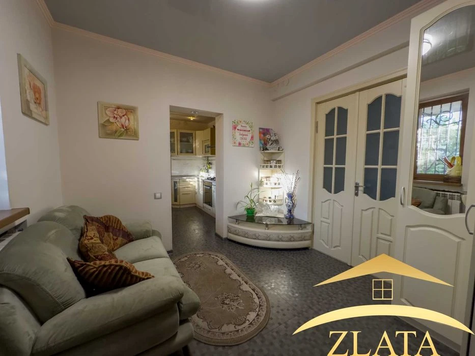 2 houses for sale in Oleksandrivskyi district