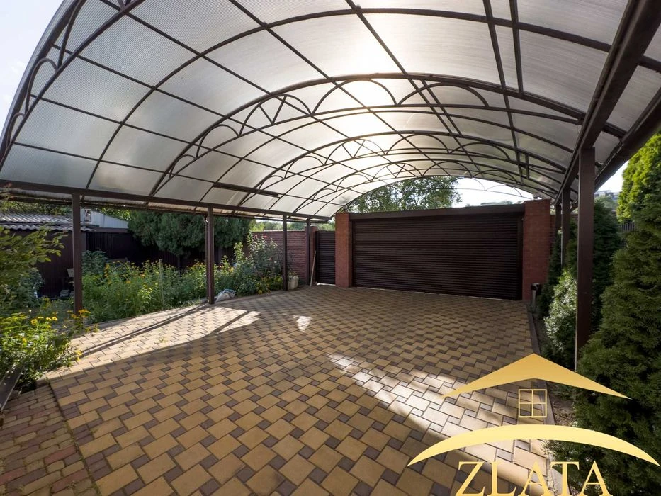 2 houses for sale in Oleksandrivskyi district