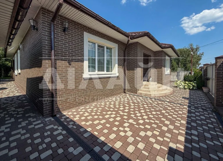 Cozy 1-story family house for sale | Borodins