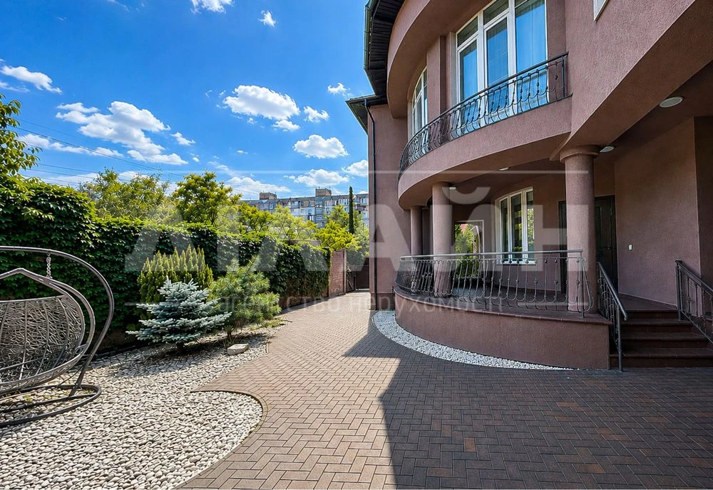 Суперексклюзивное предложение в центре Запорожья | 293,5 м² |