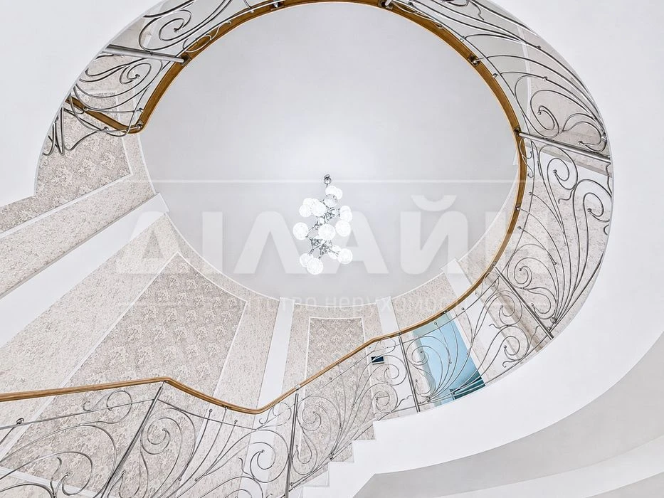 Суперексклюзивное предложение в центре Запорожья | 293,5 м² |