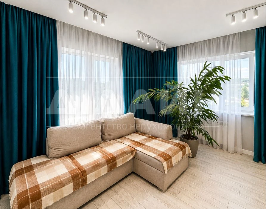 House for sale with designer renovation | Kosmichny district | st.