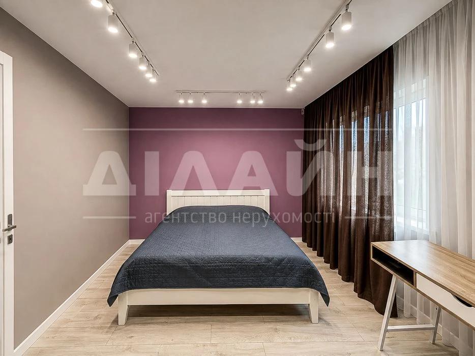 House for sale with designer renovation | Kosmichny district | st.
