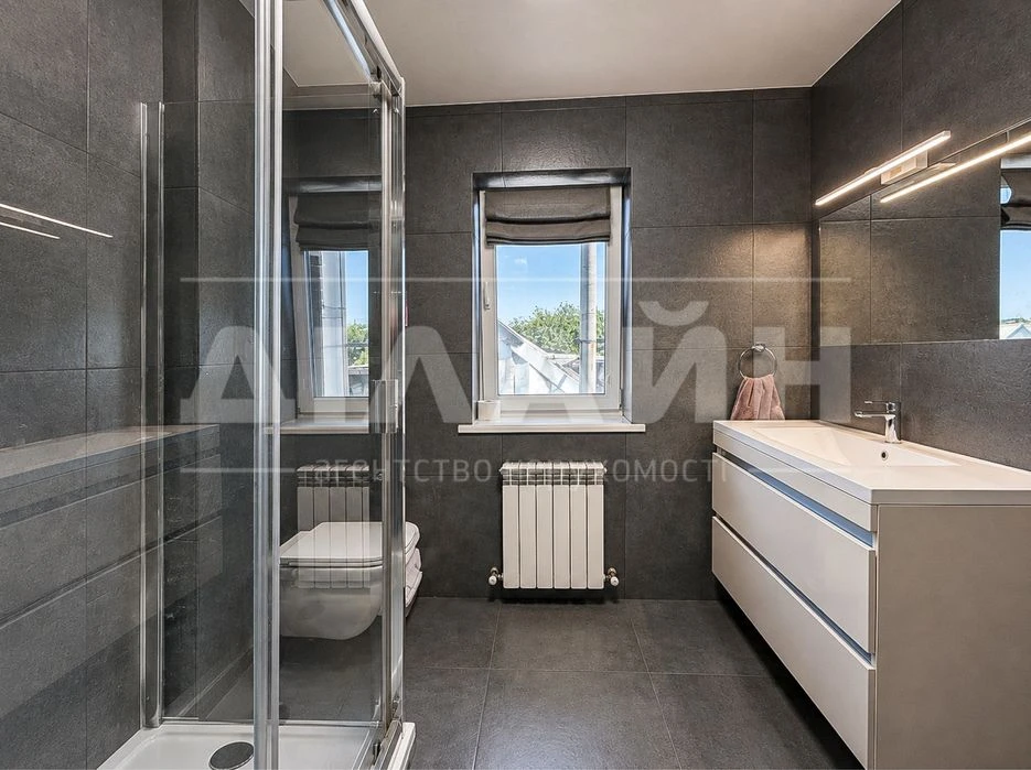 House for sale with designer renovation | Kosmichny district | st.