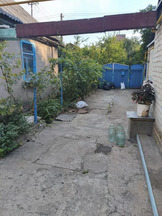 Sale of part of a house on Goncharova Street in good condition