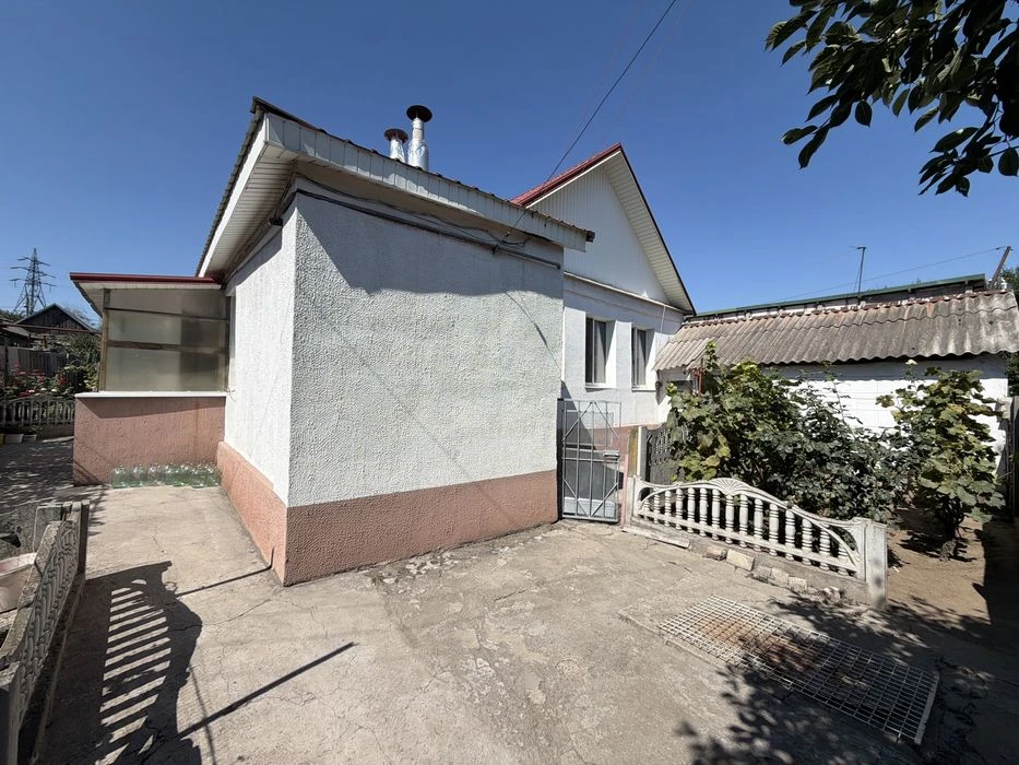 House for sale on Igor Sikorsky