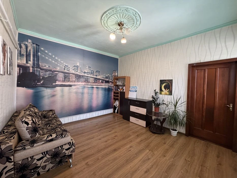 House for sale on Igor Sikorsky