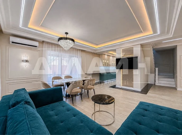 Премиальный дом 193 м² с бассейном в коттеджном городке