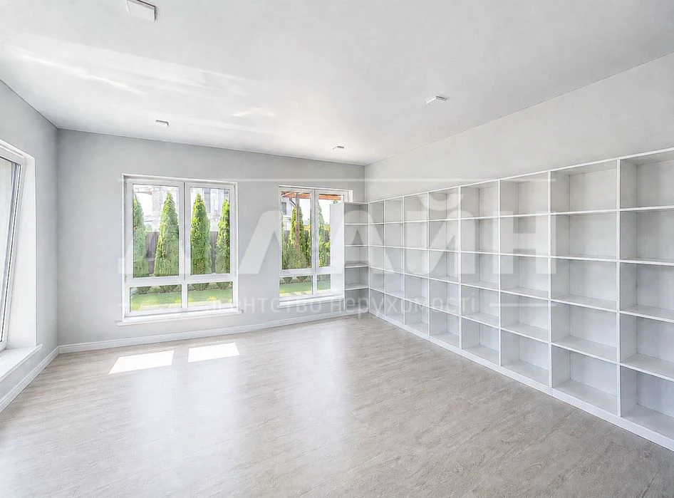 Premium house 193 m² with a swimming pool in a cottage town