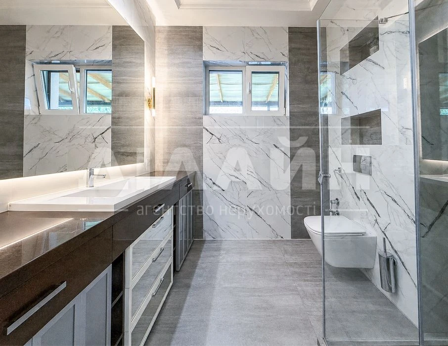 Premium house 193 m² with a swimming pool in a cottage town