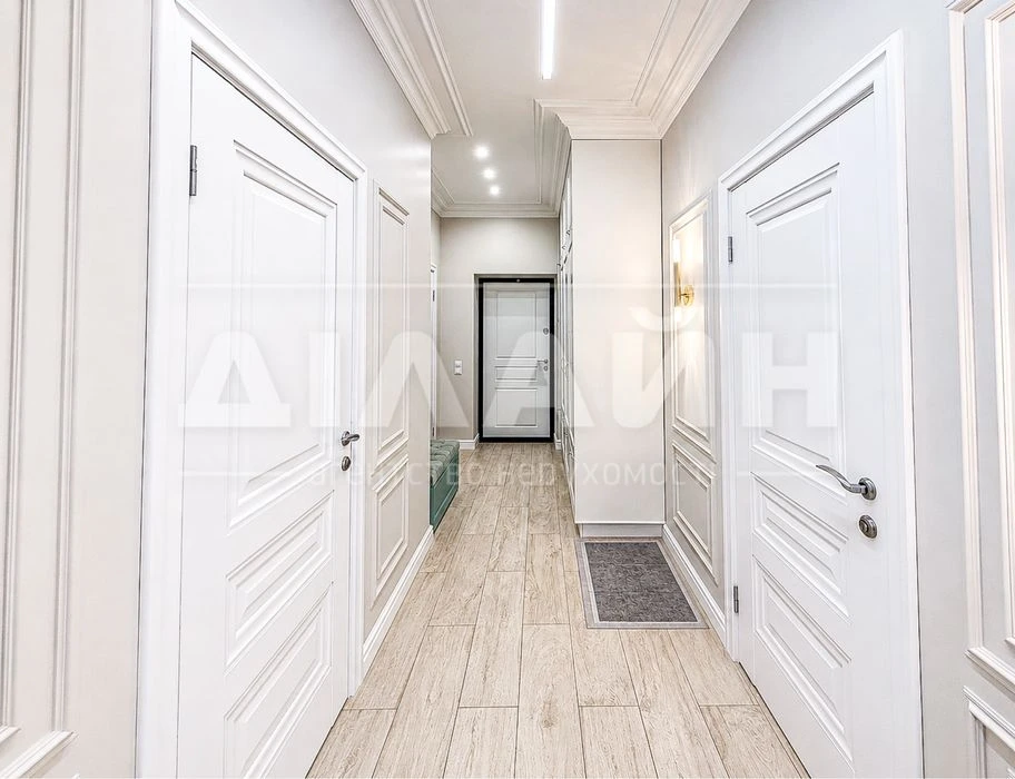 Premium house 193 m² with a swimming pool in a cottage town