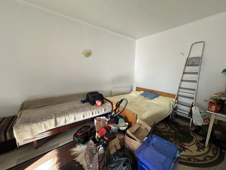 Продається просторий будинок 240м2 з великою ділянкою 10 сот