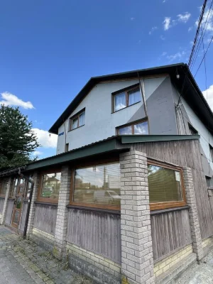 Продаж житлового будинка з комер. приміщенням (сауна ,басейн