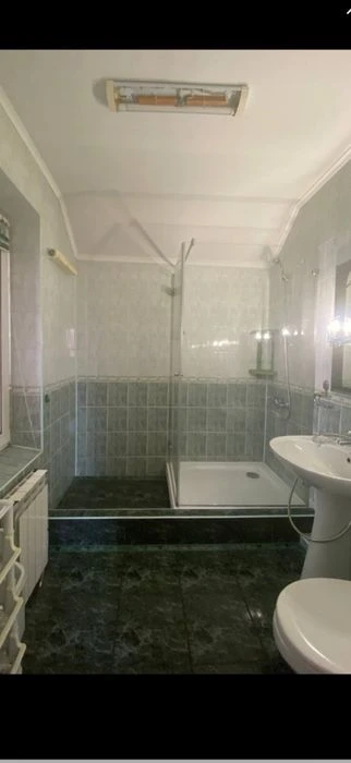 Продаж будівлі із земельною ділянкою в центрі міста вул. Лер