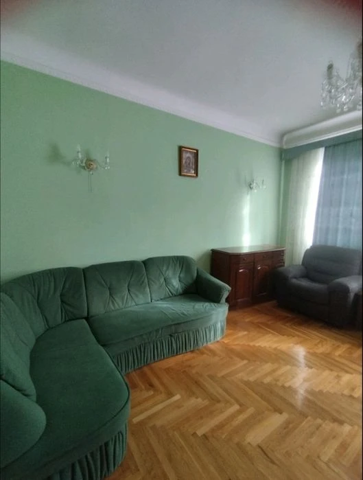 Продається пів особняк район вулиці Вовчинецькій