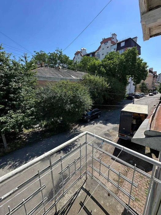 Продаж або оренда напівособняка в центрі ІВАНО-ФРАНКІВСЬКА —