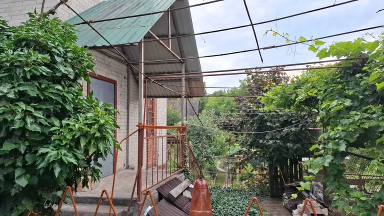 Продам дачний будинок