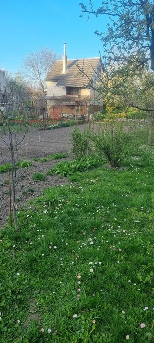 Продам дачний будинок