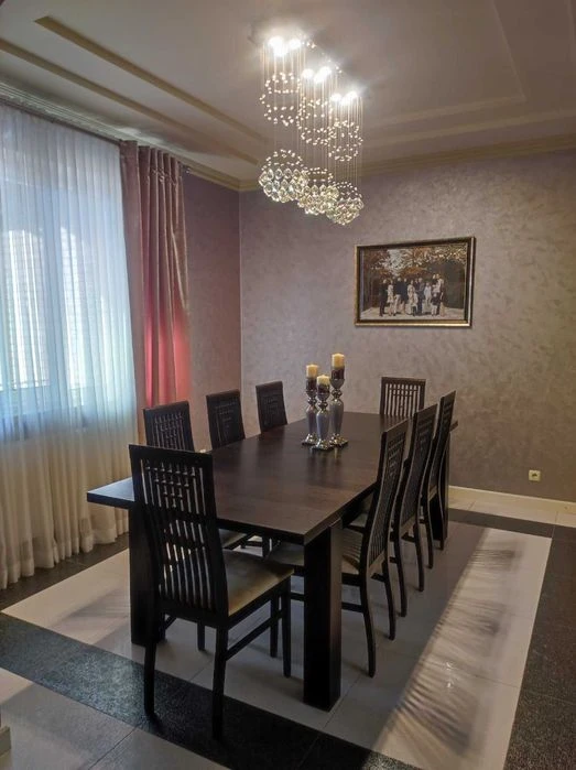 Продаж добротного будинку з сучасним ремонтом!