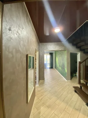 Будинок 169 м² вул Дубнівська,6 соток,гараж 36 м²,меблі