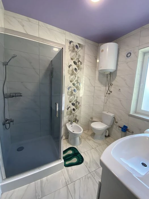 Будинок 169 м² вул Дубнівська,6 соток,гараж 36 м²,меблі