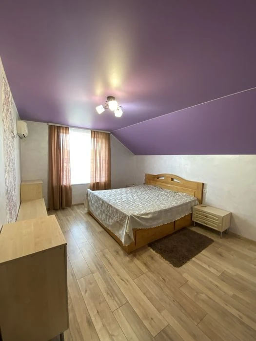 Будинок 169 м² вул Дубнівська,6 соток,гараж 36 м²,меблі