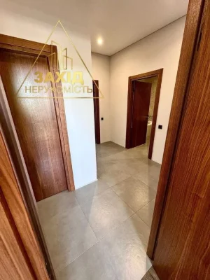 Продаж будинку в стилі хай тек 140 кв.м з дизайнерським ремо