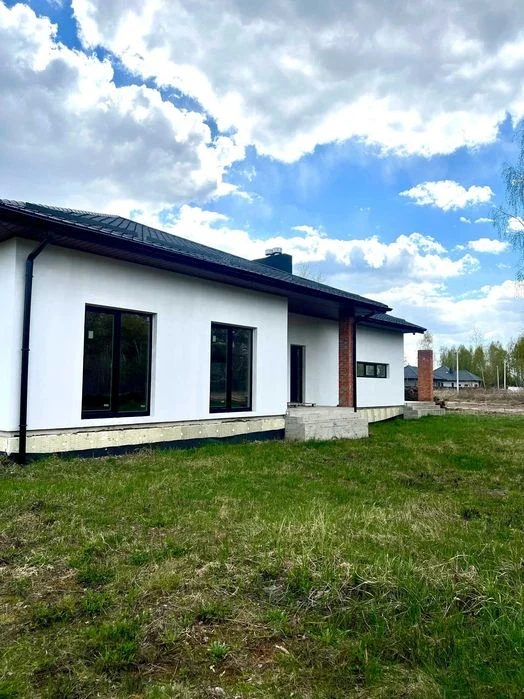 Терміново продам сучасний будинок біля Луцька поруч з лісом