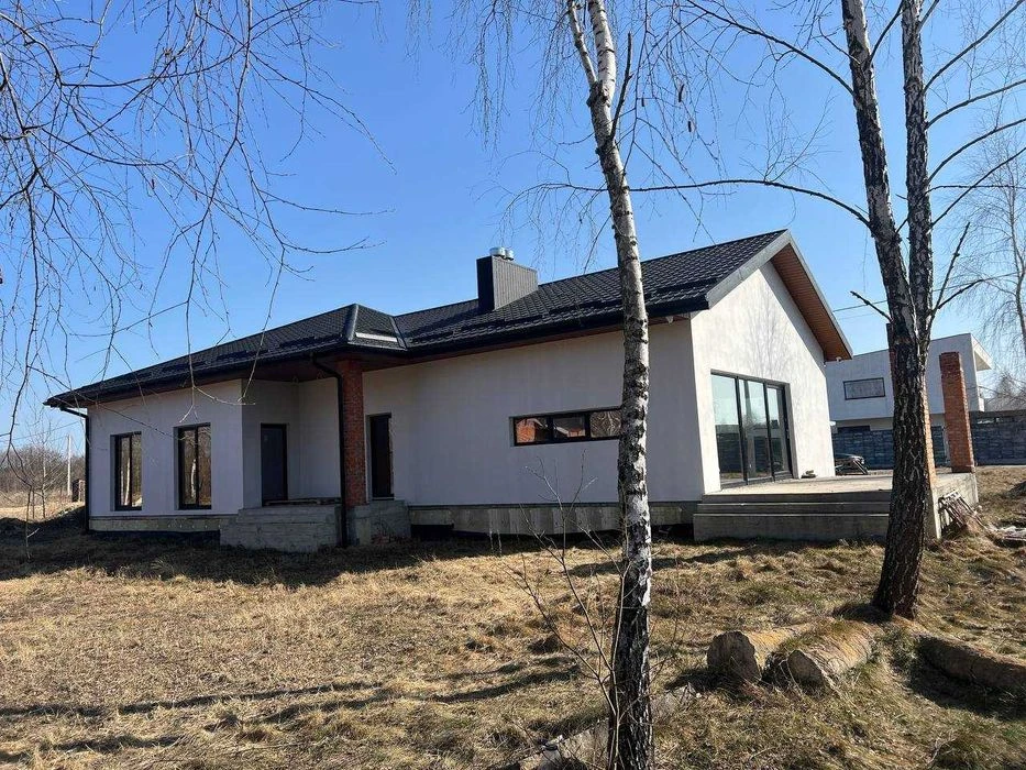 Терміново продам сучасний будинок біля Луцька поруч з лісом