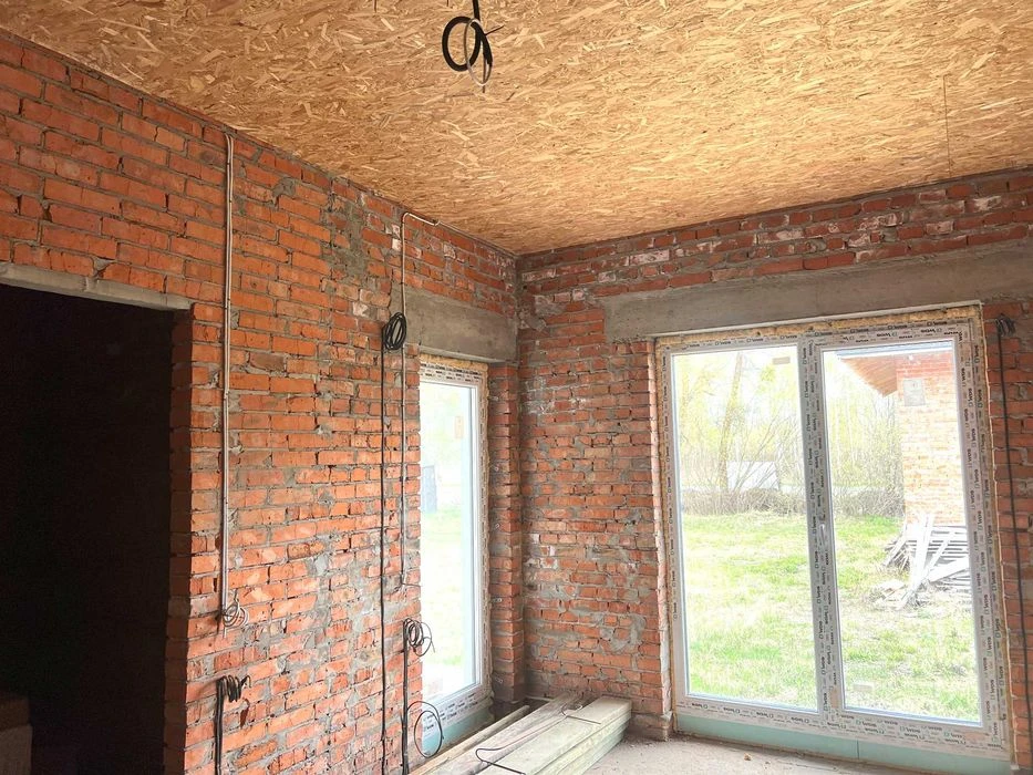 Терміново продам сучасний будинок біля Луцька поруч з лісом