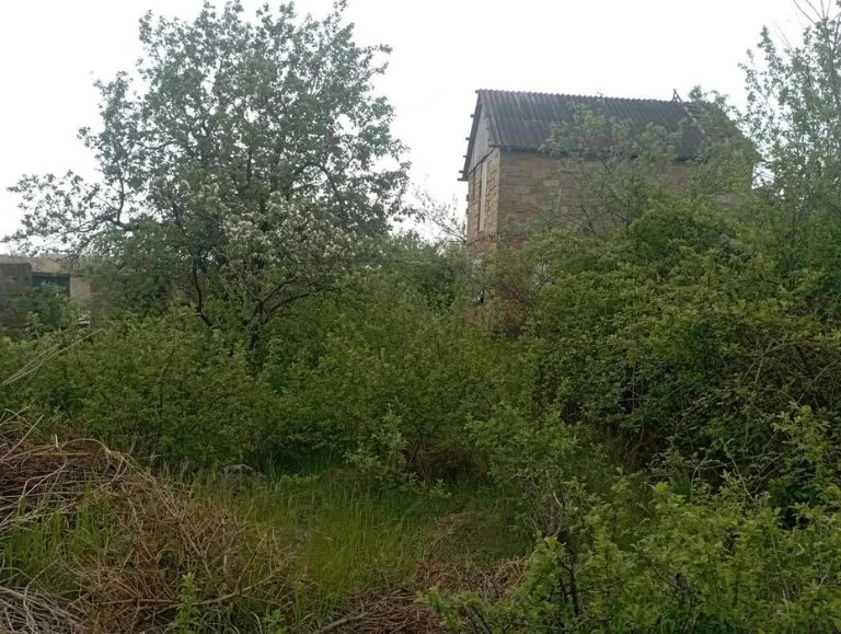 Продам  дачу в живописном месте города у реки