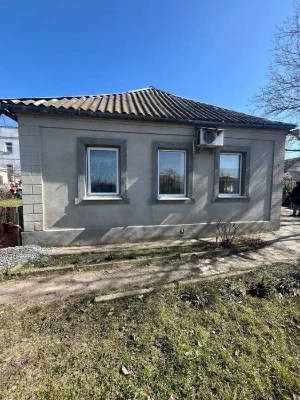 Продам будинок з земельною ділянкою у Ракетному Урочищі