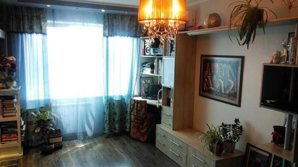 * Cozy 1-room apartment on Holosiivska Street, 10 metro station