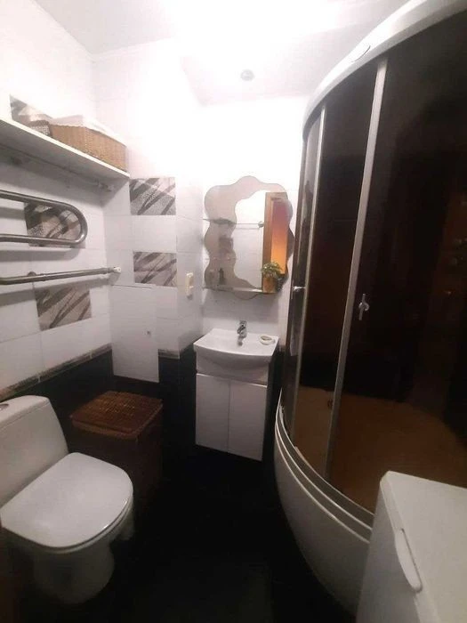 * Cozy 1-room apartment on Holosiivska Street, 10 metro station
