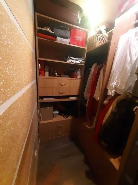 * Cozy 1-room apartment on Holosiivska Street, 10 metro station