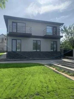 Продам стильный современный 2-хэт дом с бассейном