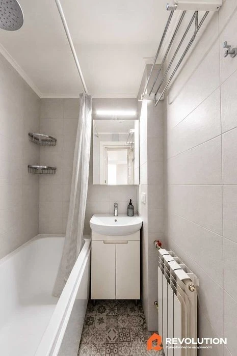 No commission. 3-room apartment 55m2 for sale, Chornykh Zaporozhtsiv St.
